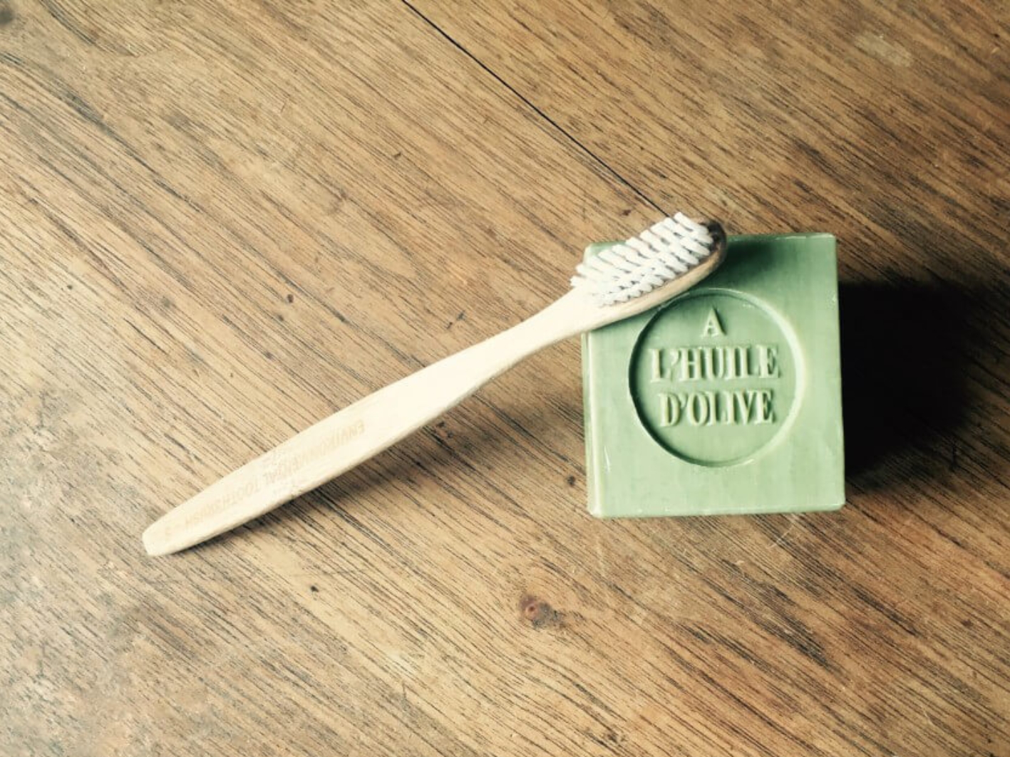 Dentifrice à la menthe et savon de Marseille